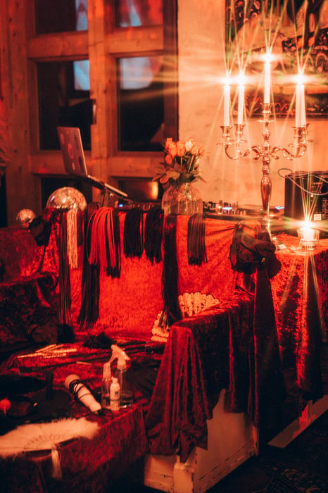Le Salon des Plaisirs II 
A pleasure experience for women — photo 3 by kay_berlin