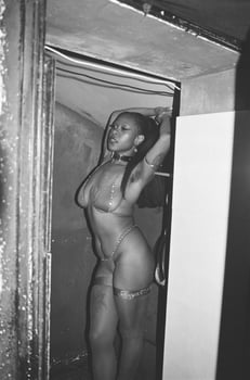 Whoretographer's photo 2