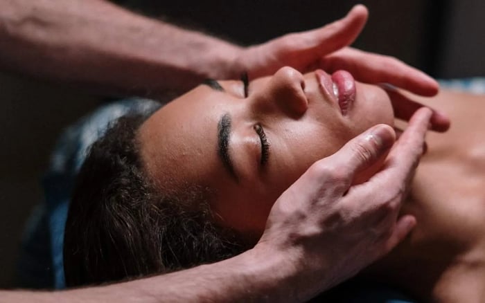 Tantric and yoni massage for women