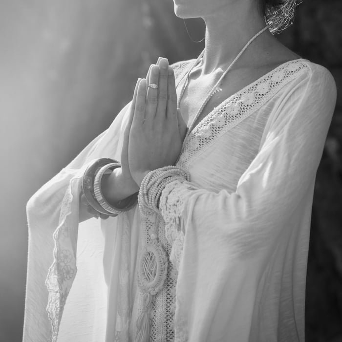 Co-weaving adventure of sensuality, authenticity, deeper presence, intimacy & Connection — photo 5 by LunaRaya