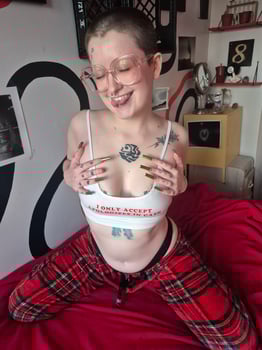 clumsyfairyy's photo 2