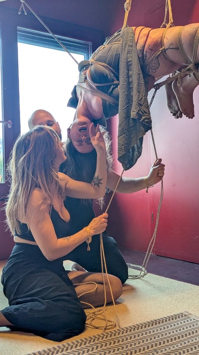 Co-topping Shibari Session with Ena & Roxu