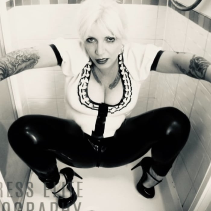 MistressSin BDSM London Photo 2