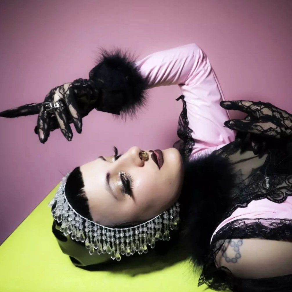 MmedeMaisonChardon Artist Paris