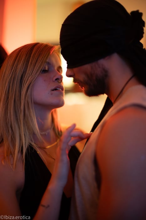 Make intimacy a ritual. 1h30min in person by elianegerzelj