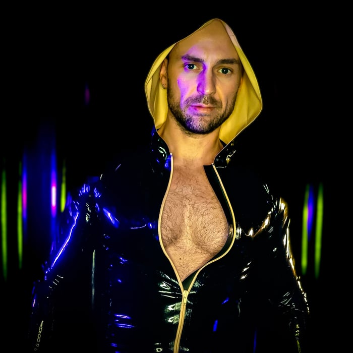 BDSM-Sessions for beginners and advanced subs.