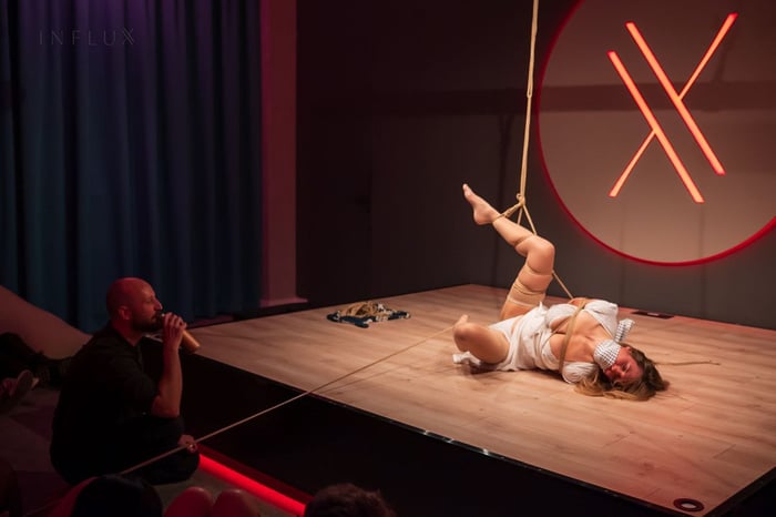Performances & Live Sessions — photo 10 by Roxu