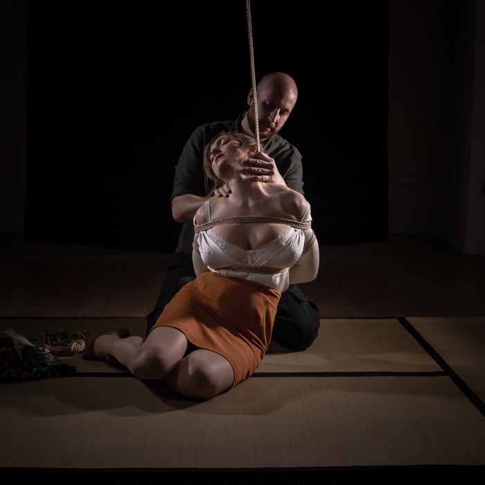 1:1 Shibari Tuition by Roxu
