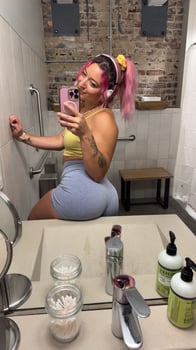 krystaljennings's photo 6