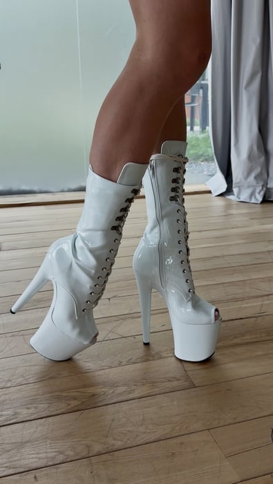 Elegant Sensual Heels - Grace on Heels — photo 4 by HeelsOnMe